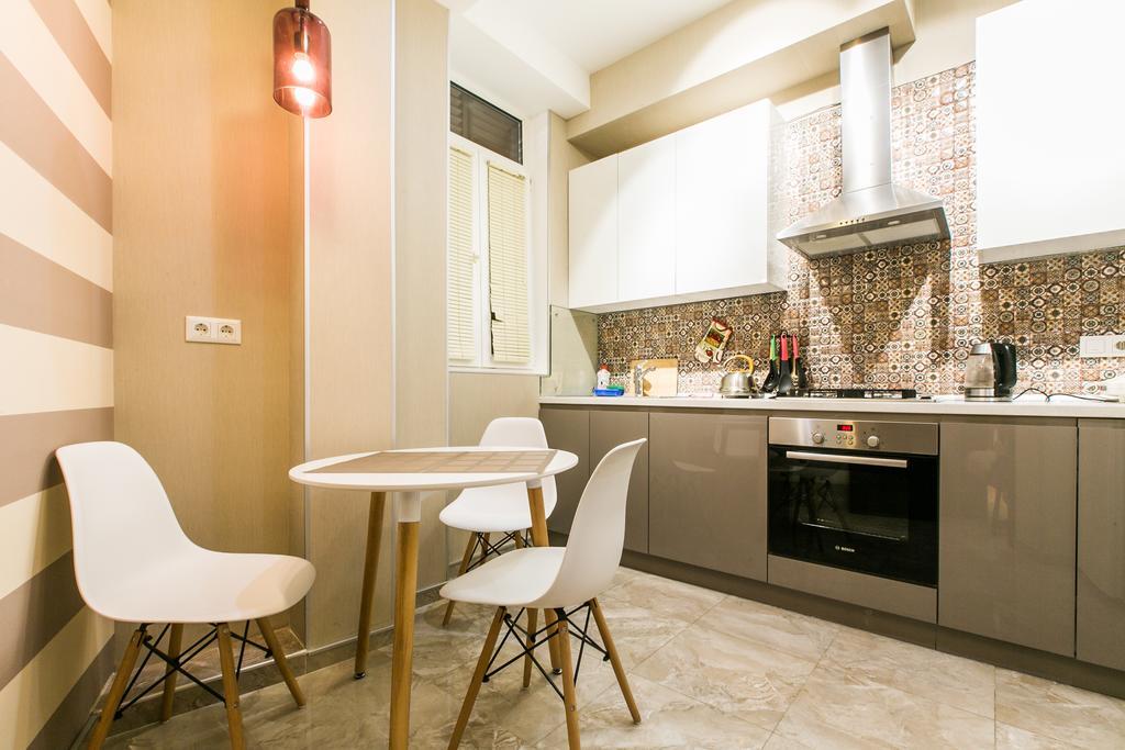 טביליסי Sweet Home 3 At Freedom Square מראה חיצוני תמונה
